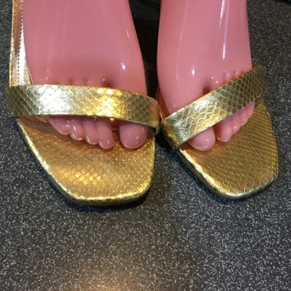 Lilly Pulitzer Gold “Natalie” Heels - Picture 11 of 15